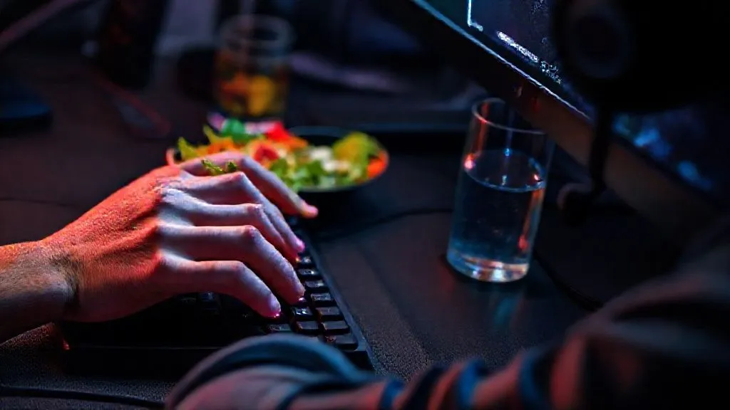 Dieta Gamer: 7 Estratégias para Vencer Fadiga e Turbinar Reação em Jogos